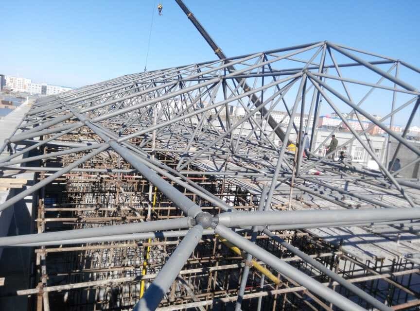 钟祥商贸城屋顶网架工程