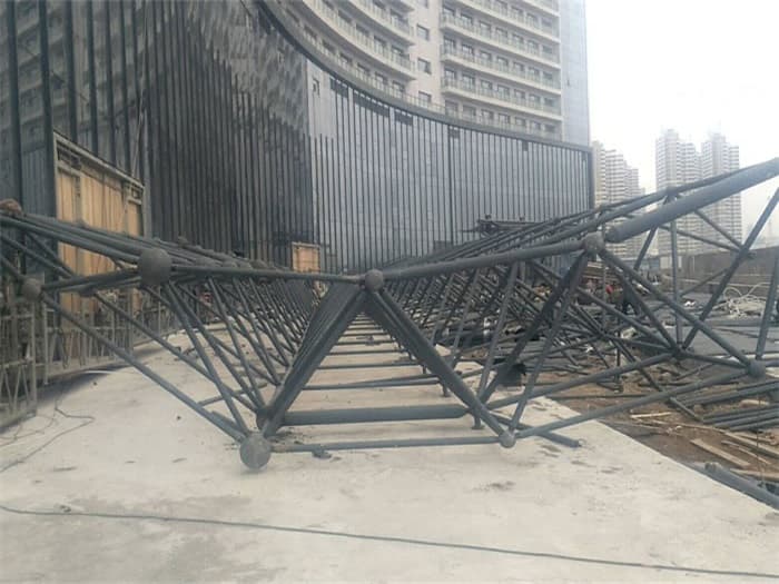 钟祥万豪酒店雨棚网架